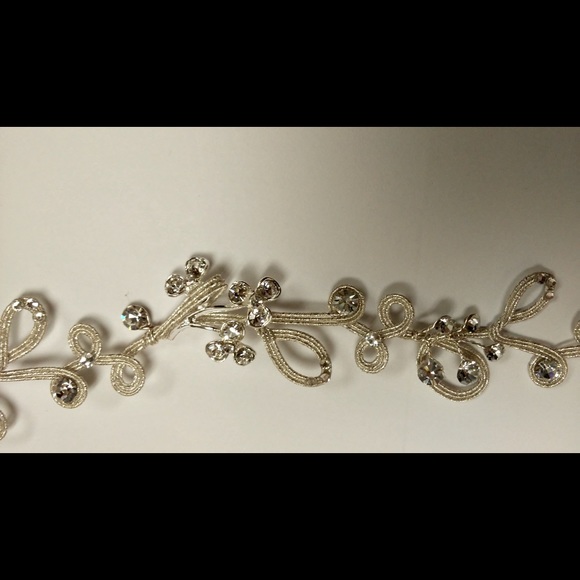 Hair Vine/ Hair Accessory for Weddings or Special Occasions NWOT - Picture 2 of 3